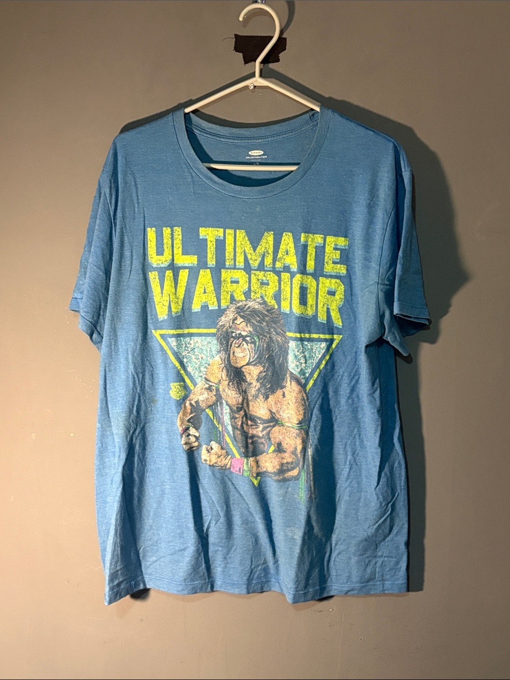 WWE/OLD NAVY Bluve Ultimate Warrior Graphic Tee with Yellow Accents